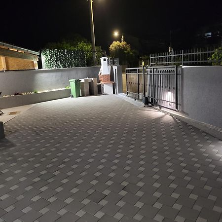 Apartman Dino Traù Esterno foto