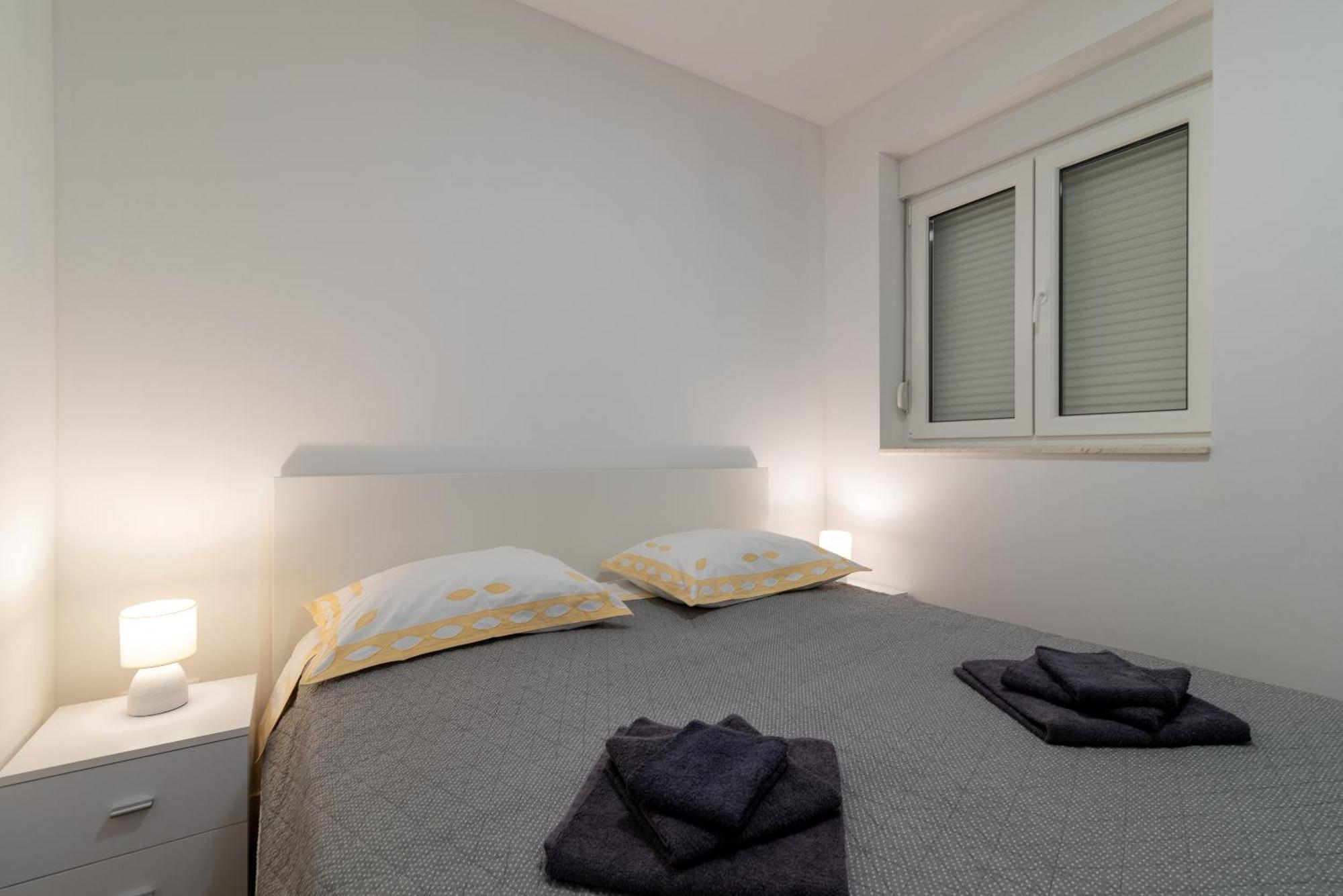 Apartman Dino Traù Esterno foto